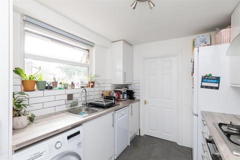 135 Old Ford Road, London, E2 9QD