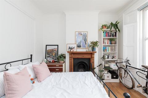 135 Old Ford Road, London, E2 9QD