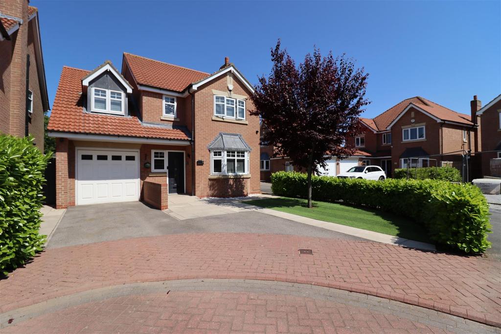 Meadow Court, Newport, Brough 4 bed detached house £340,000