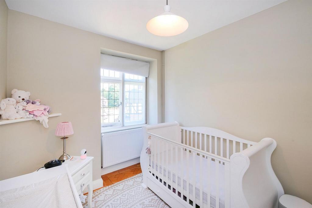 32 Eagle Court-15 resized.jpg
