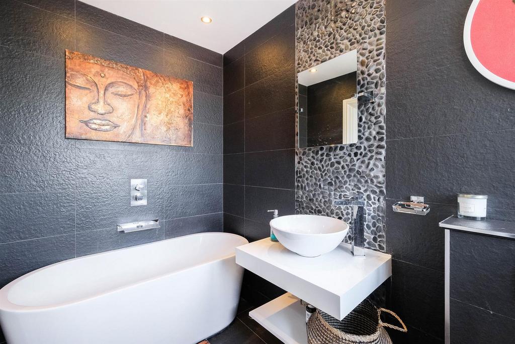 32 Eagle Court-19 resized.jpg