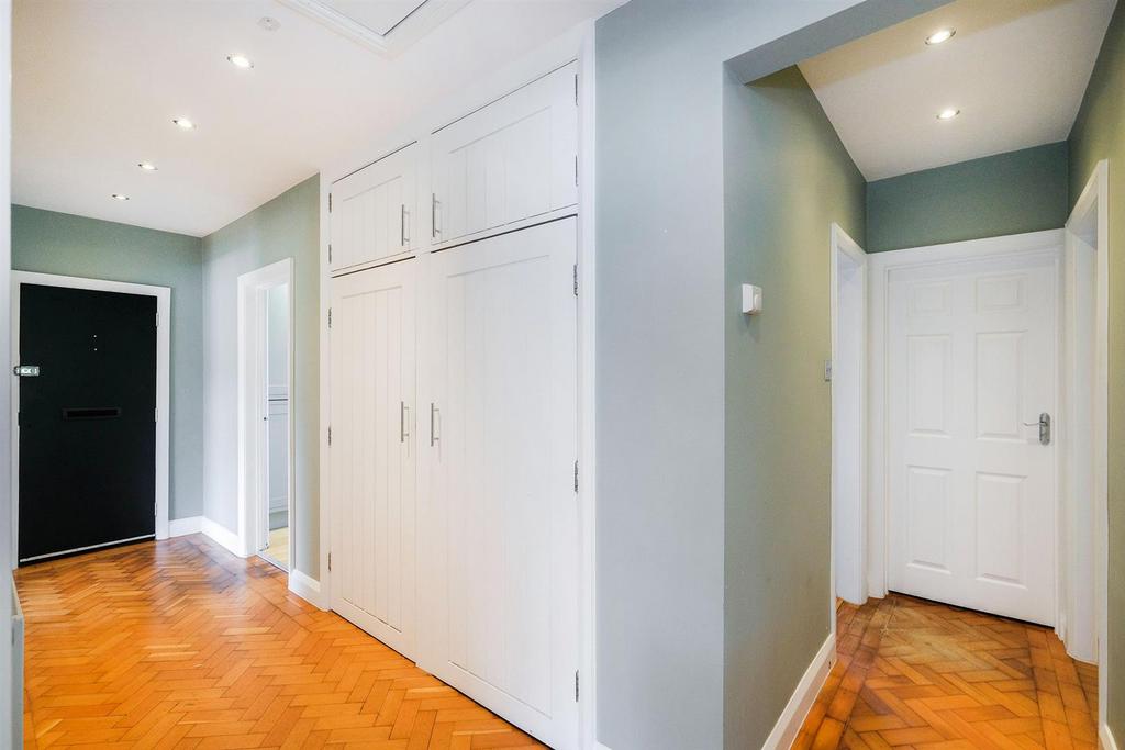 32 Eagle Court-21 resized.jpg