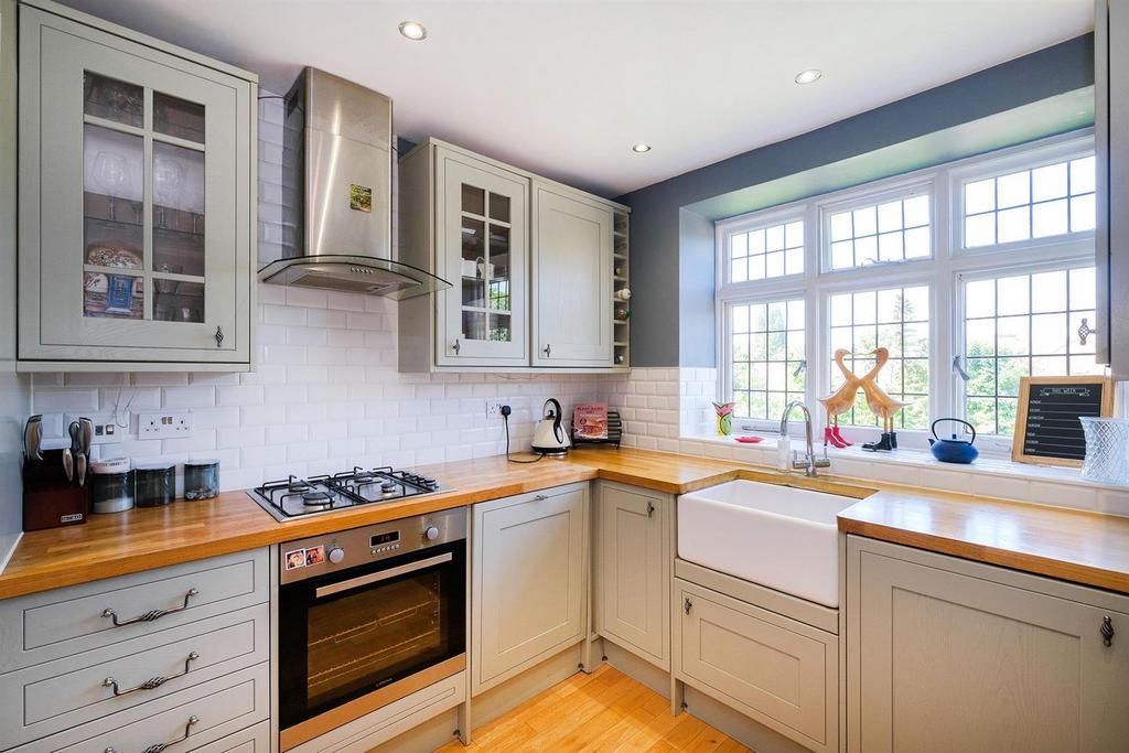 32 Eagle Court-3 resized.jpg
