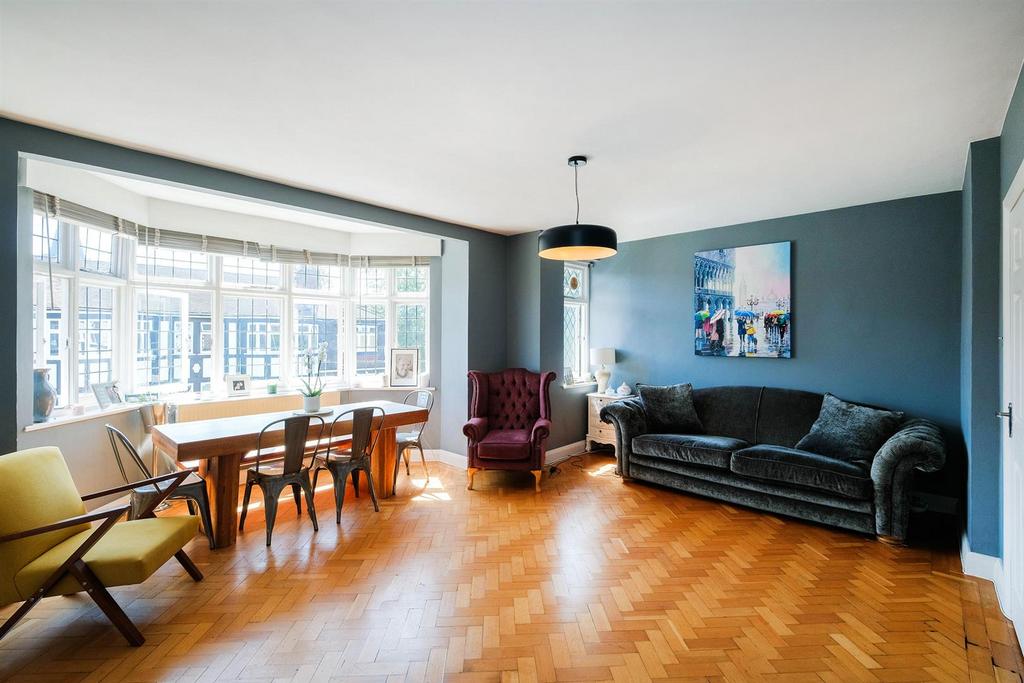 32 Eagle Court-8 resized.jpg