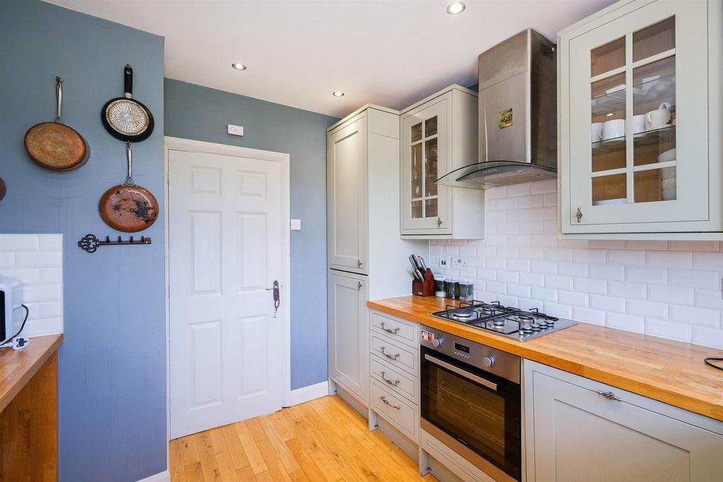 32 Eagle Court-4 resized.jpg