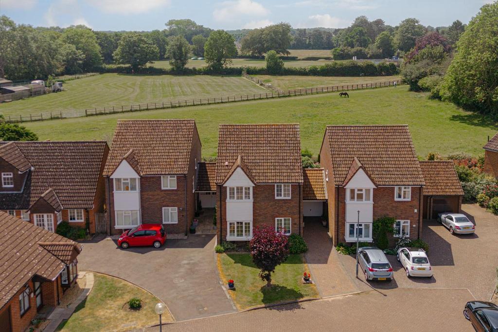 Rosehill Farm Meadow, Banstead 3 bed link detached house for sale £