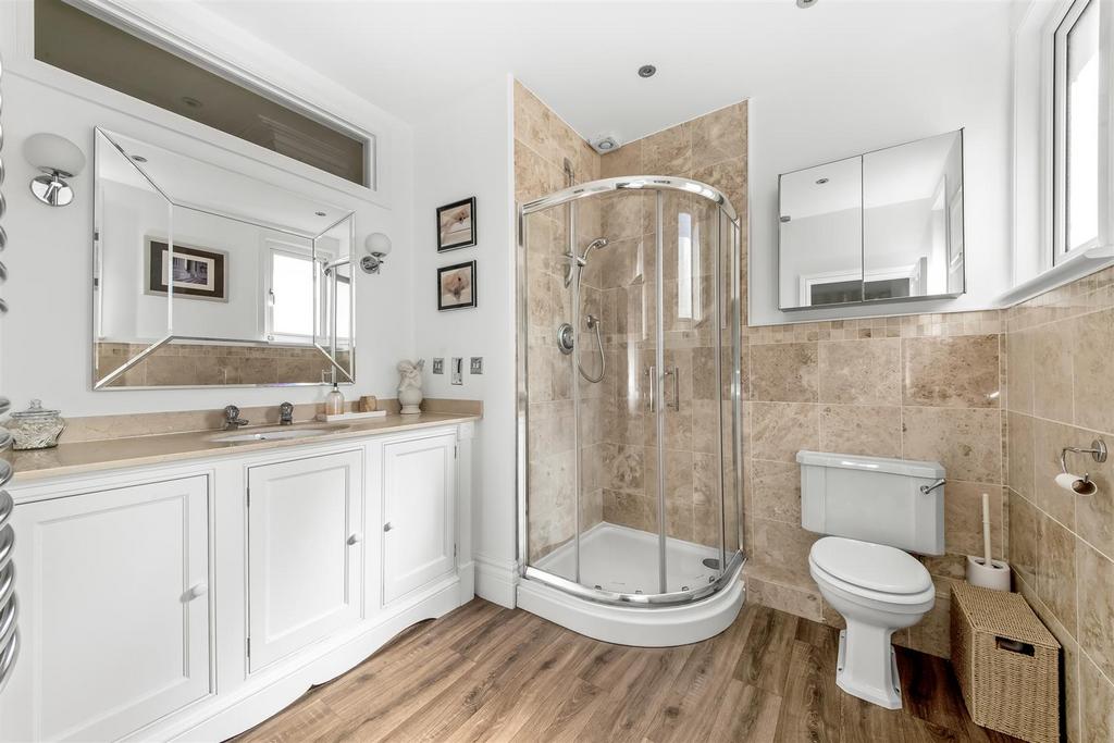 Master ensuite shower room