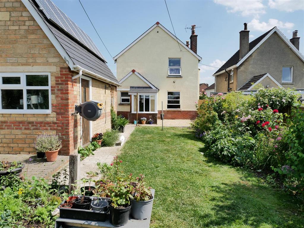 Oxford Road, CALNE 3 bed detached house for sale £365,000