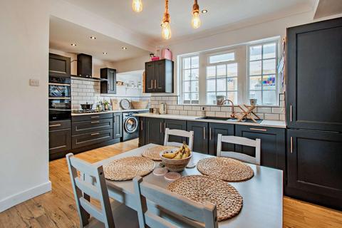 111 Albert Road, Harrogate, HG1 4HT