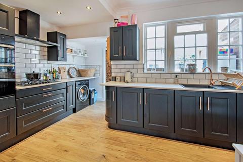 111 Albert Road, Harrogate, HG1 4HT
