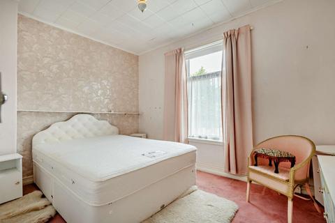 19 Avenue Terrace, Harrogate, HG2 7PN