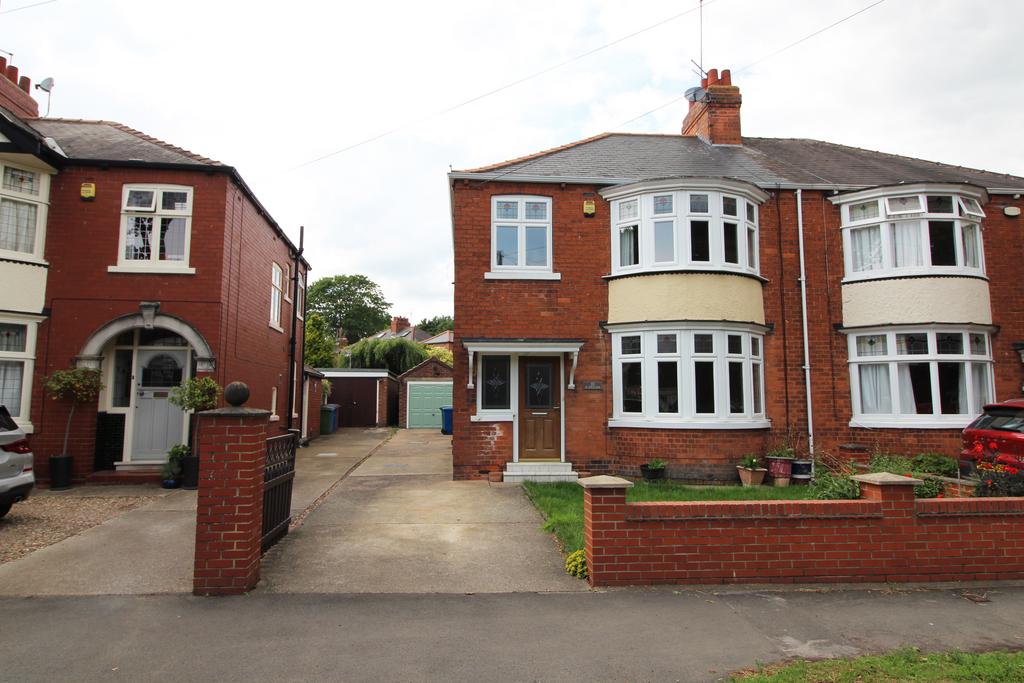 3 Bedroom House   semi detached for Sale