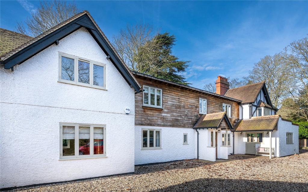 Woodlands Road, Harpsden, HenleyonThames, Oxfordshire, RG9 5 bed