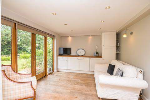 2 Broadclyst Close, Southend-on-sea, SS1 3QR