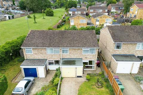 14 Framlingham Drive, Caversham, Reading, RG4 6RE