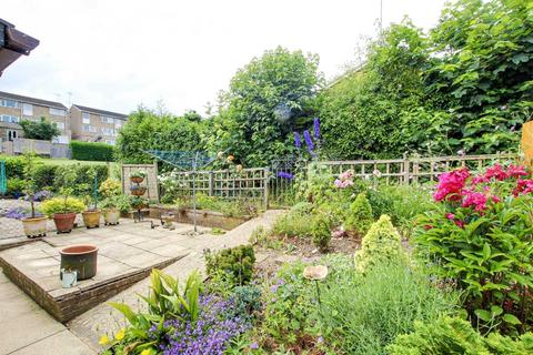 14 Framlingham Drive, Caversham, Reading, RG4 6RE