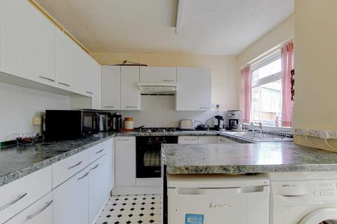 14 Framlingham Drive, Caversham, Reading, RG4 6RE