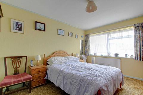 14 Framlingham Drive, Caversham, Reading, RG4 6RE