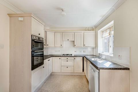 36 Burlington Close, Pinner, HA5 2TP