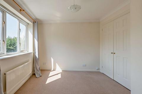 36 Burlington Close, Pinner, HA5 2TP
