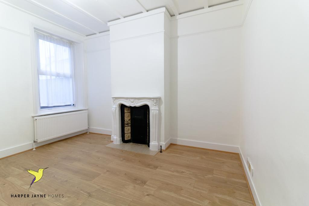 Mitcham Road, Croydon, CR0 3 bed terraced house to rent £2,100 pcm (£485 pw)