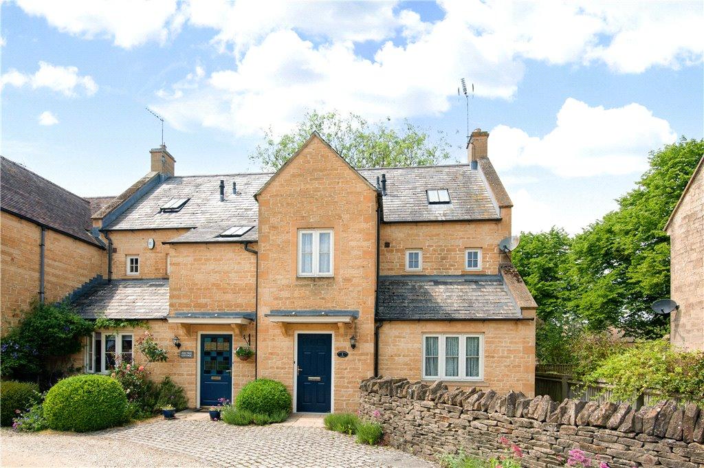 Mitford Oak Court