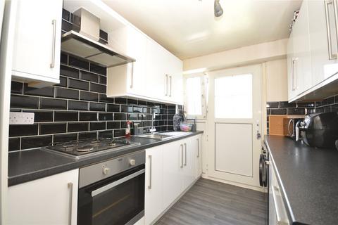 3 bedroom detached house for sale, Southleigh Garth, Leeds, West Yorkshire