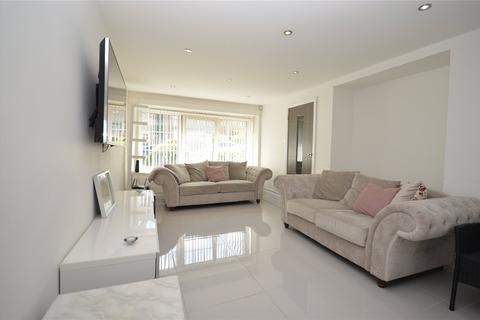 3 bedroom detached house for sale, Southleigh Garth, Leeds, West Yorkshire