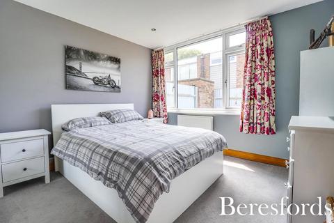 1 Hernshaw, Herongate, Brentwood, CM13 3PE
