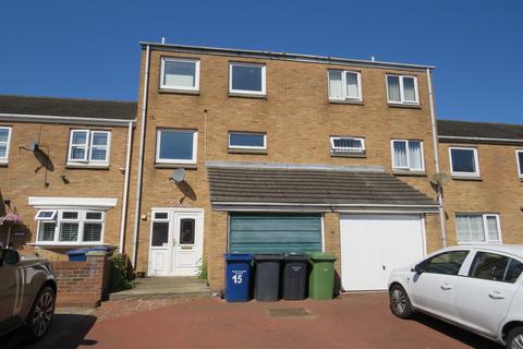 4 bedroom terraced house for sale - Dovedale Court, South Shields