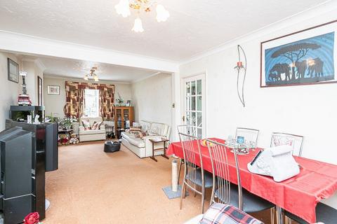 70 Coopers Hill, Ongar, CM5 9EF