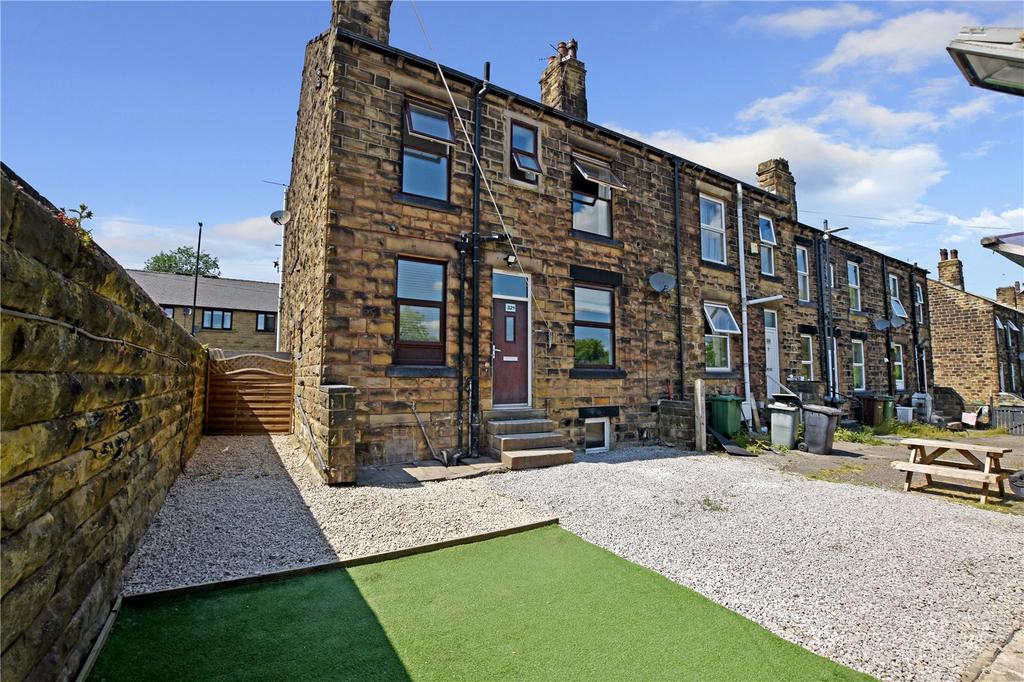 Fountain Street, Morley, Leeds, West Yorkshire 2 bed terraced house for