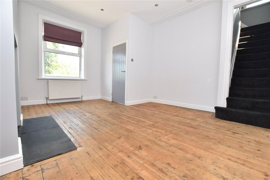Fountain Street, Morley, Leeds, West Yorkshire 2 bed terraced house for