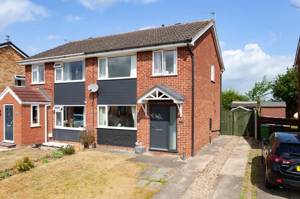 Windsor Drive, Wigginton, YO32 3 bed semidetached house for sale £300,000