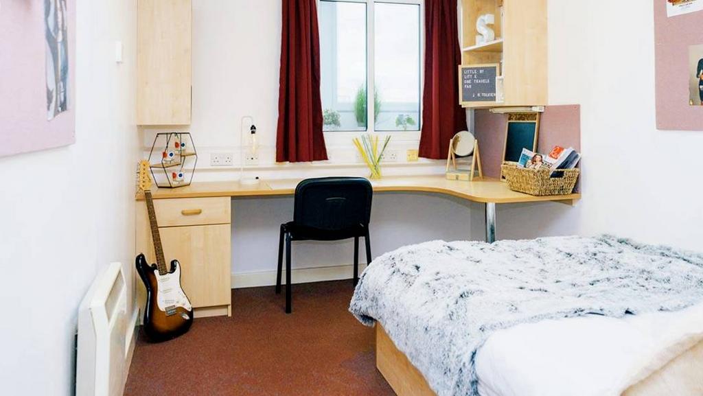 Bradford BD5 1 bed private hall to rent £347 pcm (£80 pw)