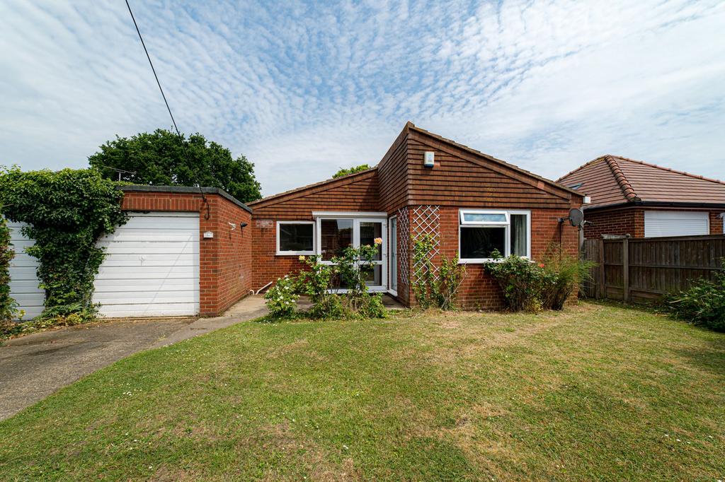 Friars Close, Whitstable, CT5 2 bed detached bungalow £450,000