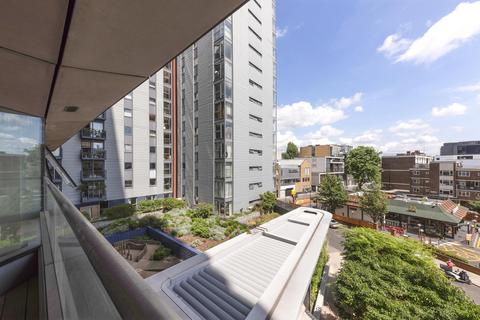 Studio to rent, Canaletto Tower, City Road, EC1V