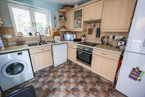 24 Beechcroft Close, South Hykeham, Lincoln, LN6 9NB