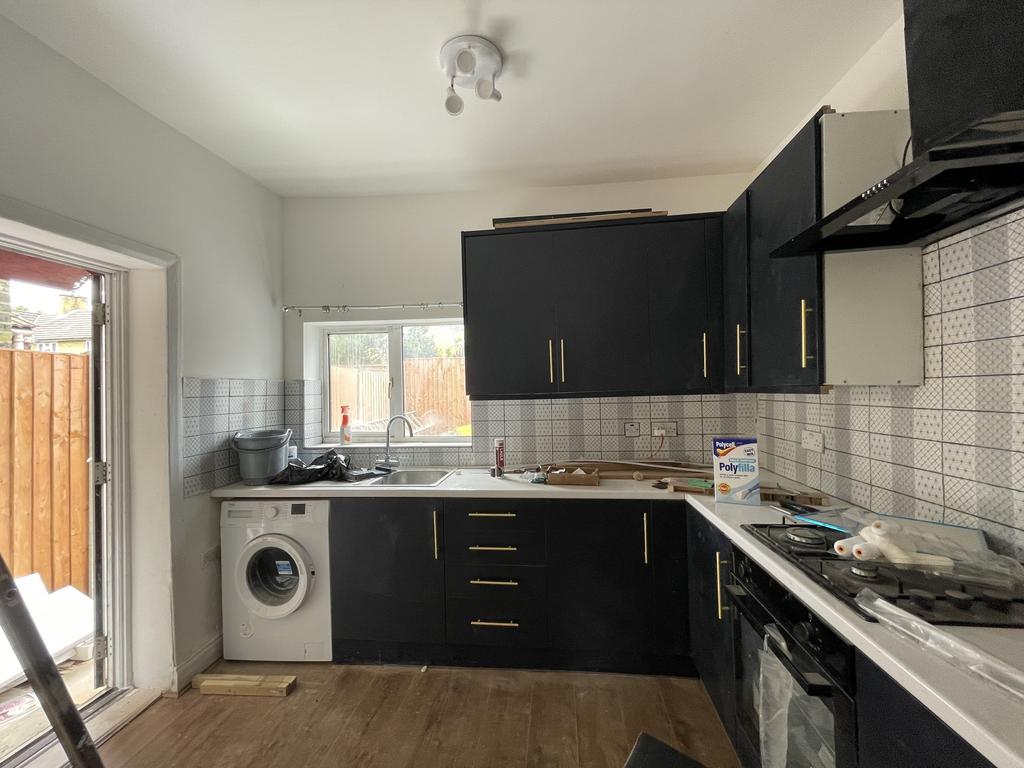 Burley Road, Canning Town, London E16 5 bed terraced house £3,000 pcm