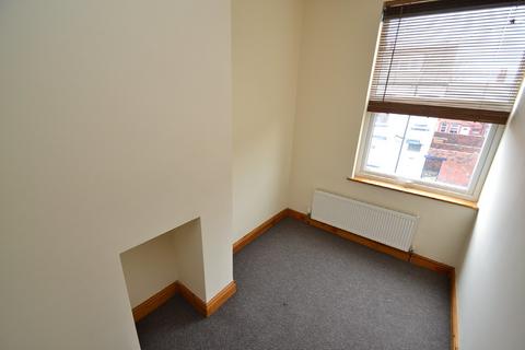 3 bedroom terraced house to rent, Conference Place, Armley, Leeds, LS12