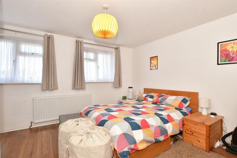 19 Leycroft Gardens, Erith, DA8 2PA