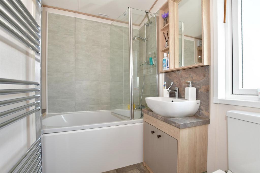 En-Suite Bathroom