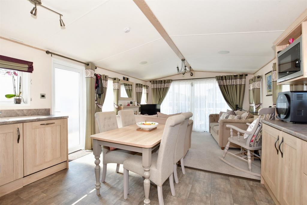 Lounge/ Kitchen/ Diner