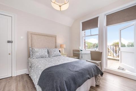 Studio to rent, Arkwright Road, Hampstead, London