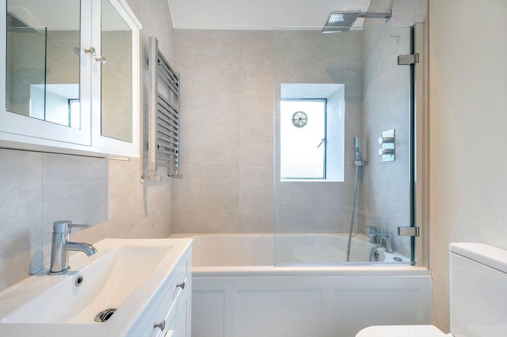 Apartment in London, Belsize Park - View 5
