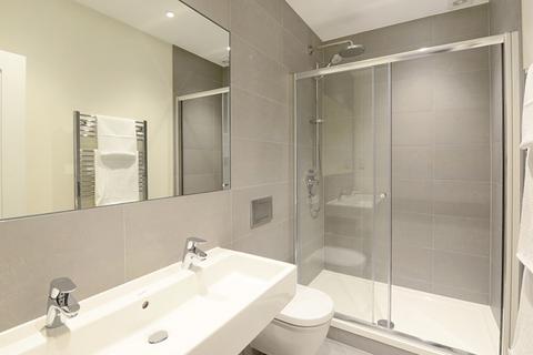 3 bedroom apartment to rent, 3 Bedroom 2 Bathroom To Let  Hamlet Gardens  Ravenscourt Park  W6
