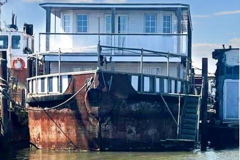 5 bedroom houseboat for sale, Vicarage Lane, Hoo ME3