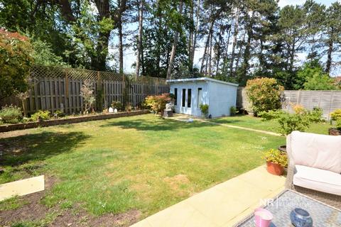 1 Lulworth Place, Epsom, KT19 8GQ