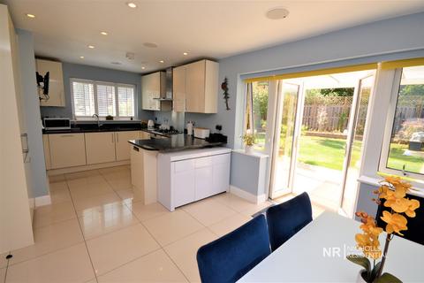1 Lulworth Place, Epsom, KT19 8GQ