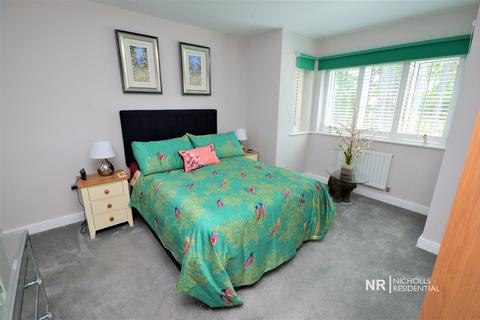 1 Lulworth Place, Epsom, KT19 8GQ